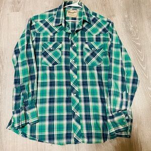 Wrangler Men's Blue and Green Plaid Button Down Shirt